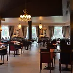 Enotel Santo Da Serra 4*