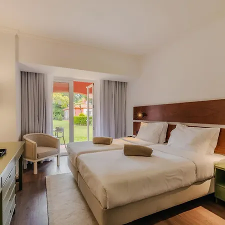 Enotel Santo Da Serra 호텔 4*