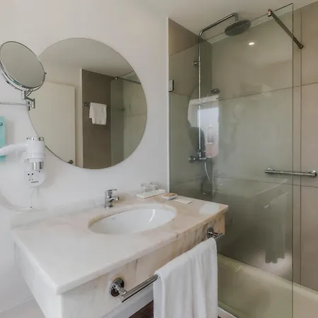 Ξενοδοχείο Enotel Santo Da Serra 4*