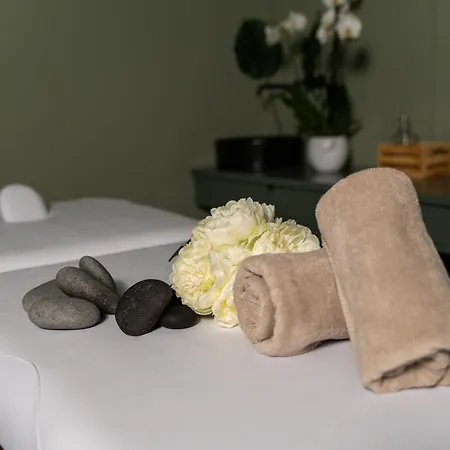 Enotel Santo Da Serra Hotel 4*