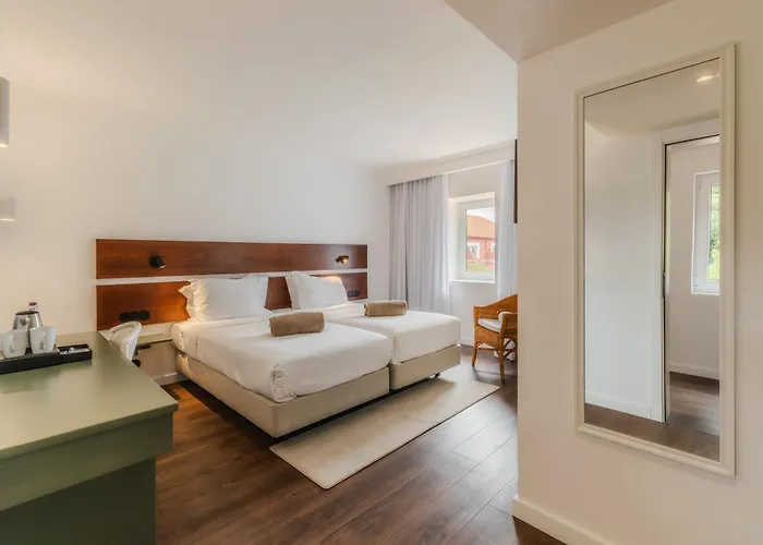 Enotel Santo Da Serra Hotel 4*