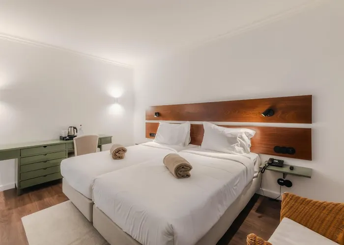 Enotel Santo Da Serra Hotel 4*