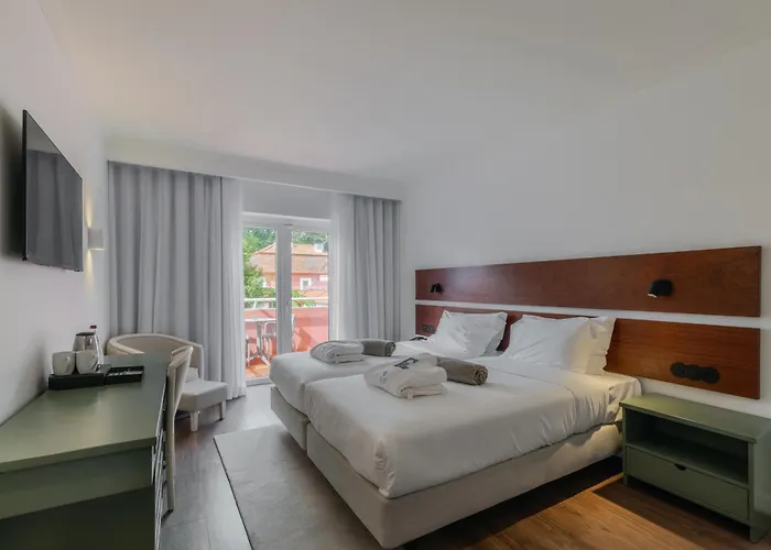 Enotel Santo Da Serra Hotel 4*